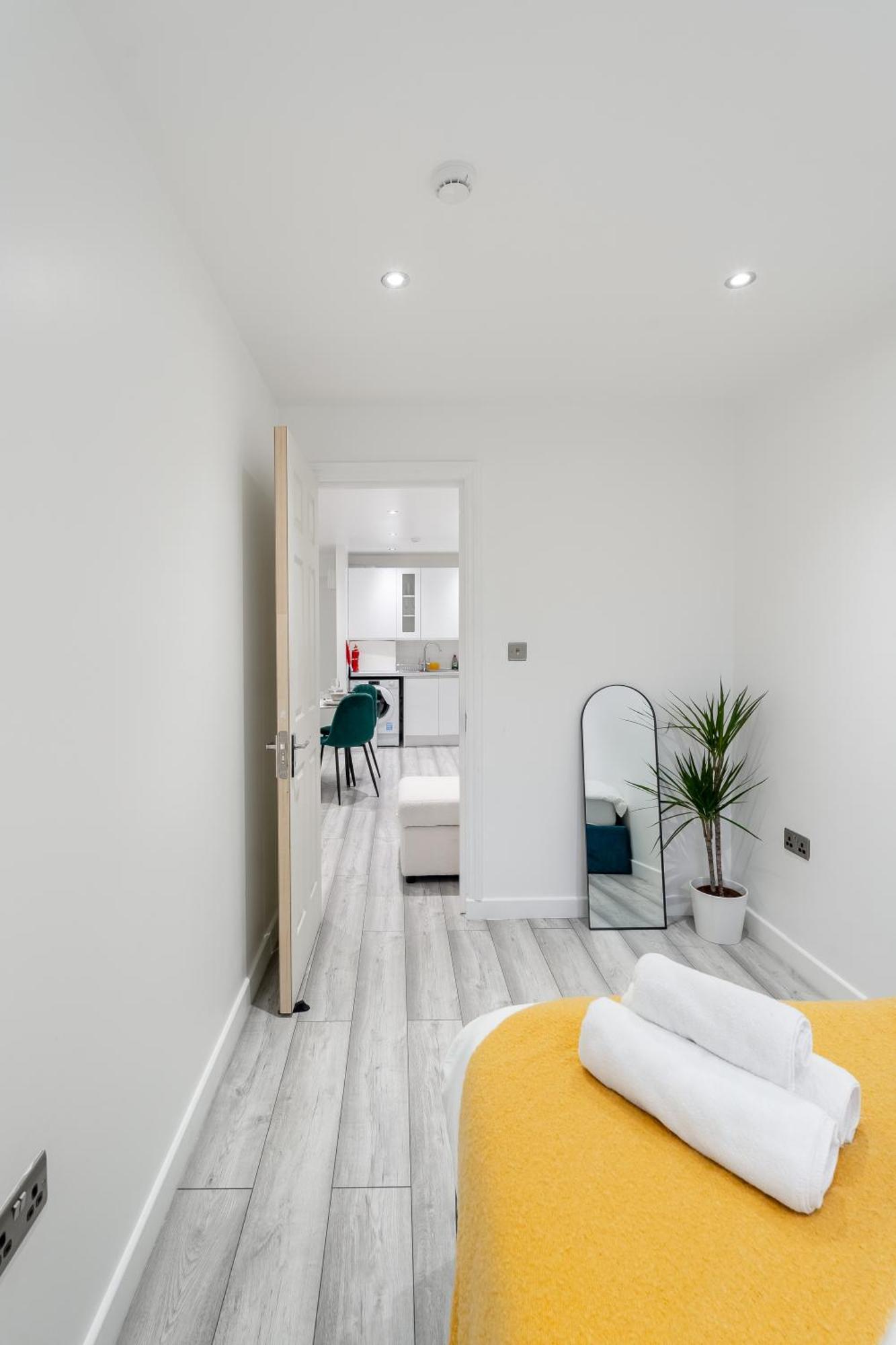 Beautiful Flat Near Central London - Entire Flat - Equipped Kitchen - Private Bathroom Londres Exterior foto
