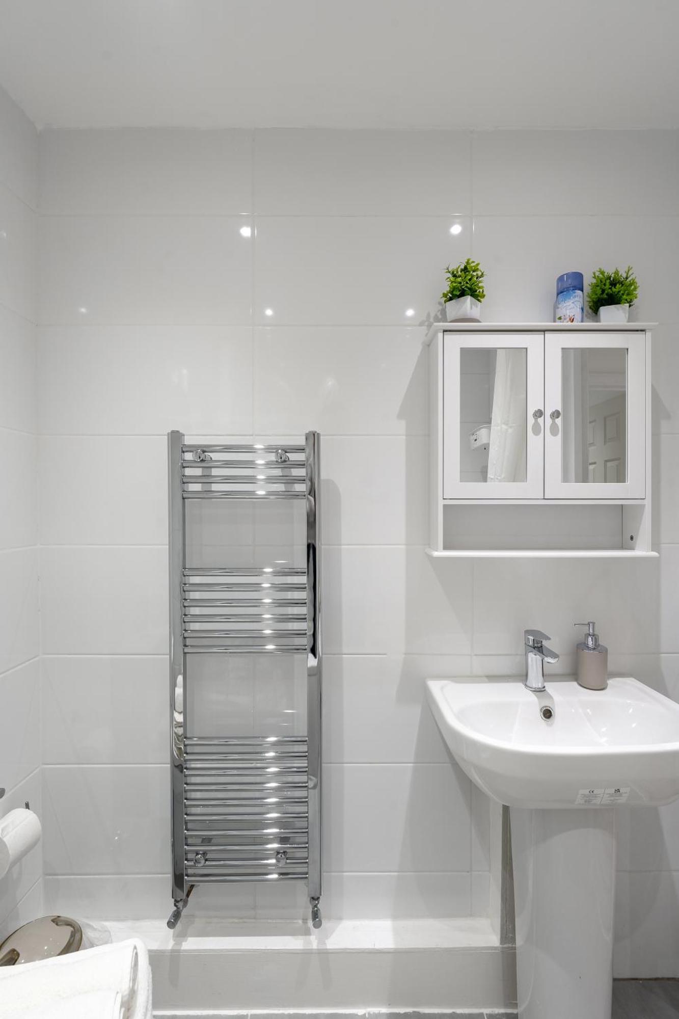 Beautiful Flat Near Central London - Entire Flat - Equipped Kitchen - Private Bathroom Londres Exterior foto