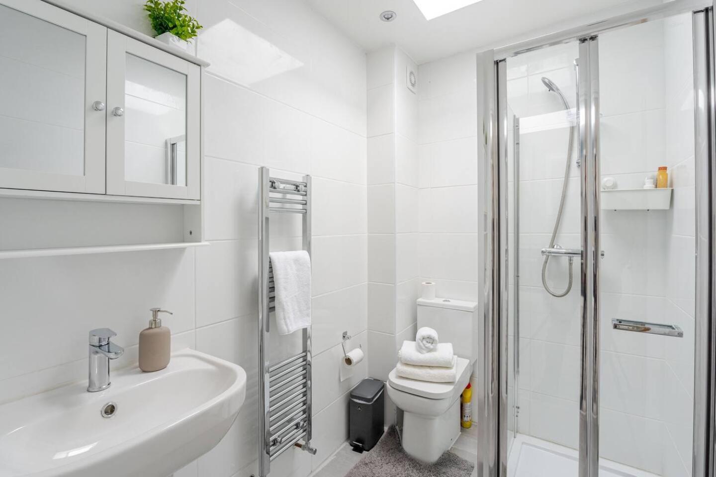 Beautiful Flat Near Central London - Entire Flat - Equipped Kitchen - Private Bathroom Londres Exterior foto