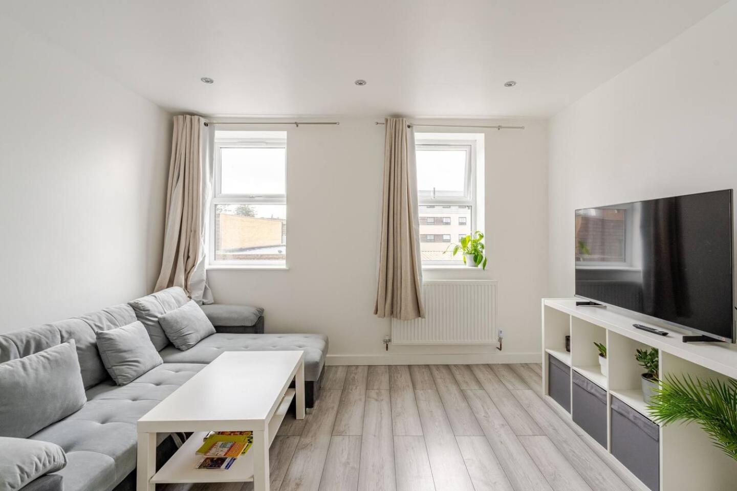 Beautiful Flat Near Central London - Entire Flat - Equipped Kitchen - Private Bathroom Londres Exterior foto