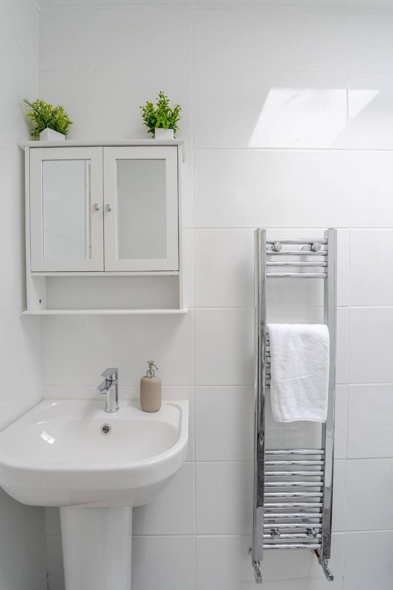 Beautiful Flat Near Central London - Entire Flat - Equipped Kitchen - Private Bathroom Londres Exterior foto